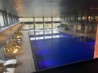 Der Swimmingpool an oder in der Nähe von Tiffanys Ferienapartments in der Privatresidenz des Plaza Premium Hotel Timmendorfer Strand