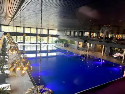 Der Swimmingpool an oder in der Nähe von Tiffanys Ferienapartments in der Privatresidenz des Plaza Premium Hotel Timmendorfer Strand