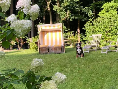 Ein Garten an der Unterkunft Triangel