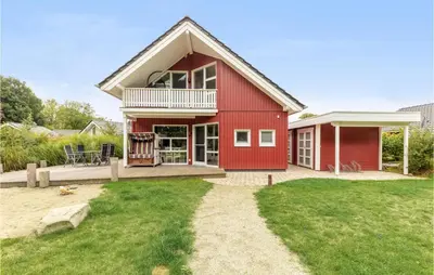 Das Gebäude in dem sich das Ferienhaus befindet
