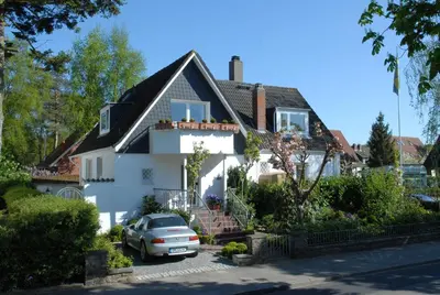 Das Gebäude in dem sich die Ferienwohnung befindet