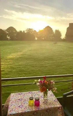 Blick auf den Sonnenuntergang/Sonnenaufgang von der Ferienwohnung aus oder aus der Nähe