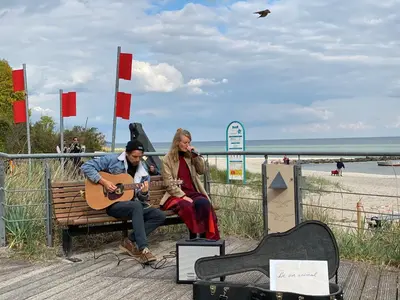 Gäste, die in der Unterkunft FeWo STRANDGUT- Familien - Hunde - strandnah - eigene Terrasse - Sauna & Wellness übernachten