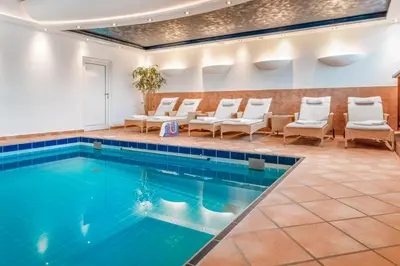 Der Swimmingpool an oder in der Nähe von Hotel Yachtclub