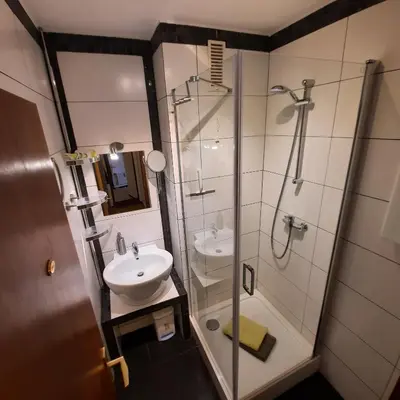 Ein Badezimmer in der Unterkunft Apartment 3 Minuten zu Fuss zum Meer (40m²)