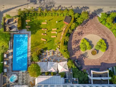Der Swimmingpool an oder in der Nähe von Grand Hotel Seeschlösschen Sea Retreat & SPA