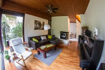 Ein Sitzbereich in der Unterkunft Ferienhaus im Bestetal
