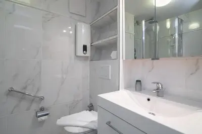 Ein Badezimmer in der Unterkunft Hang 15 Molto Sole