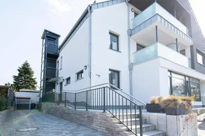 Das Gebäude in dem sich die Ferienwohnung befindet
