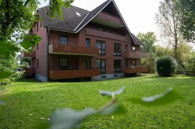 Ein Garten an der Unterkunft Haus am Kurpark Scharbeutz Küstenstern