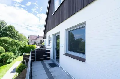 Das Gebäude in dem sich die Ferienwohnung befindet
