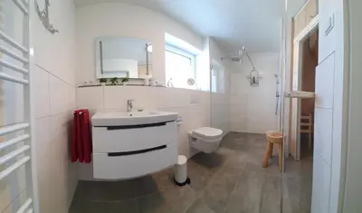 Ein Badezimmer in der Unterkunft Neue Liebe Haffkrug 1
