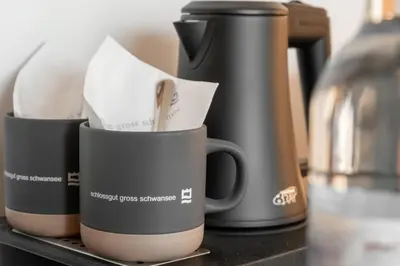 Kaffee-/Teezubehör in der Unterkunft Schlossgut Gross Schwansee