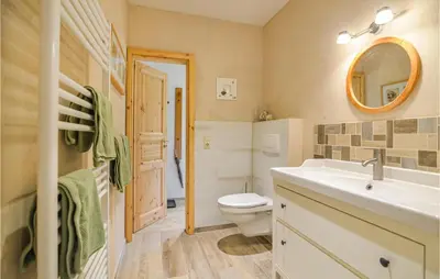 Ein Badezimmer in der Unterkunft 3 Bedroom Cozy Home In Thandorf