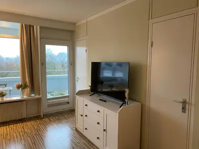 TV/Unterhaltungsangebot in der Unterkunft PANORAMIC FeWo SEESCHWALBE - Pool - Familien - strandnah - Hunde