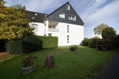 Ein Garten an der Unterkunft Kammerweg 89 Cliff
