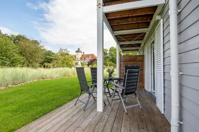 Ein Garten an der Unterkunft Wohnung 2