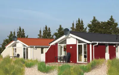 Das Gebäude in dem sich das Ferienhaus befindet