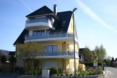 Das Gebäude in dem sich die Ferienwohnung befindet