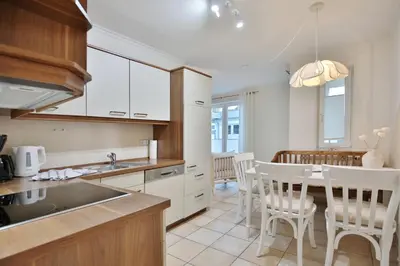 Küche/Küchenzeile in der Unterkunft Moderne Strandvilla Moderne Strandvilla Appartement 4