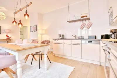 Küche/Küchenzeile in der Unterkunft Villa Strandallee 164 Villa Strandallee 164 Appartement 5
