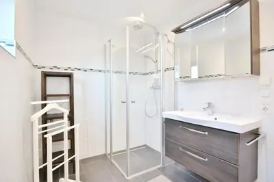 Ein Badezimmer in der Unterkunft Emmas Seeappartements Emmas Seeappartements 01