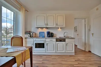 Küche/Küchenzeile in der Unterkunft Gorch-Fock-Straße 20a Gorch-Fock-Straße 20a Appartement 1