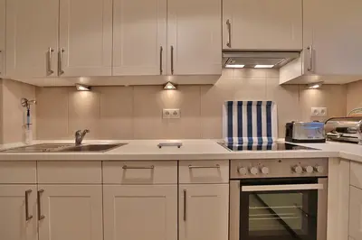 Küche/Küchenzeile in der Unterkunft Haus Kastanienallee 3 Haus Kastanienallee 3 Appartement 6