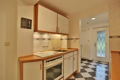 Küche/Küchenzeile in der Unterkunft Haus Wolburgstraße Haus Wolburgstrasse Appartement 23