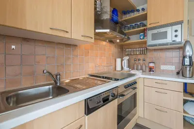 Küche/Küchenzeile in der Unterkunft Möwenberg-Residenz Möwenberg-Residenz Appartement 12 Romantiknest