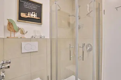 Ein Badezimmer in der Unterkunft Residenz Alte Bergstraße Residenz Alte Bergstrasse Appartement 5