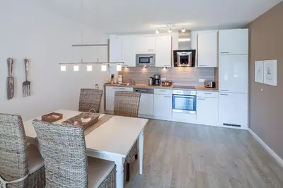 Küche/Küchenzeile in der Unterkunft Strandglück Haus A Strandglück Appartement 8A StrandGutFinder de