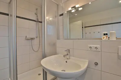 Ein Badezimmer in der Unterkunft Residenz Seeschwalbe Residenz Seeschwalbe Appartement 3