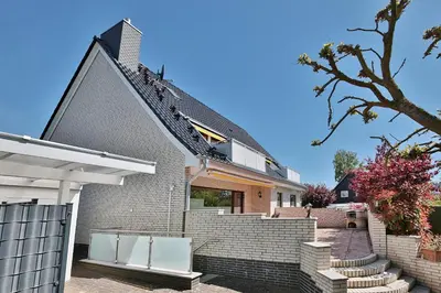Das Gebäude in dem sich die Ferienwohnung befindet