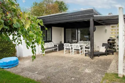 Ein Garten an der Unterkunft Bungalow Four Seasons
