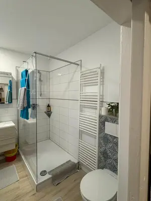 Ein Badezimmer in der Unterkunft Near Holstentor modern apartment near the center with wifi