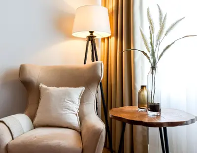 Ein Sitzbereich in der Unterkunft Moderne 1 Zimmer Ferienwohnung mit Sonnenterrasse und Parkplatz, in ruhiger Lage, nur wenige Gehminuten zum Ostsee Sandstrand