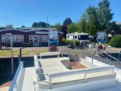 Das Gebäude in dem sich das Boot befindet