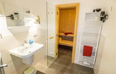 Ein Badezimmer in der Unterkunft Cozy Home In Krems Iiwarderbrück
