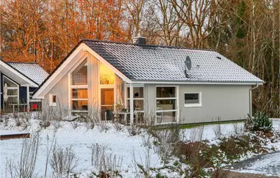 Gorgeous Home In Krems Iiwarderbrück im Winter