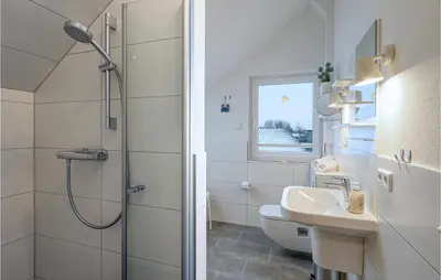 Ein Badezimmer in der Unterkunft Stunning Home In Krems Iiwarderbrück