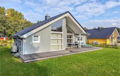 Das Gebäude in dem sich das Ferienhaus befindet