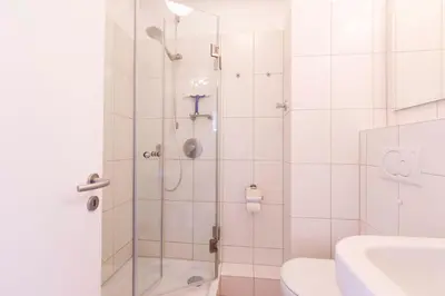 Ein Badezimmer in der Unterkunft BEE1 Ferienwohnung Ernstorfer