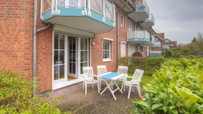 Ein Garten an der Unterkunft OST16 Ferienwohnung Wackerow