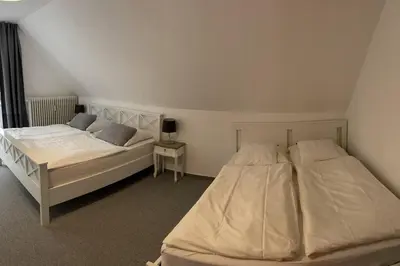 Ein Bett oder Betten in einem Zimmer der Unterkunft Wasserblick Stadtidyll 3 Zimmer Apartment Lübeck