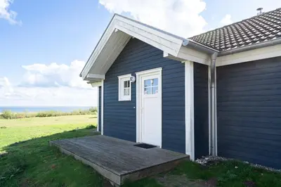 Das Gebäude in dem sich das Ferienhaus befindet