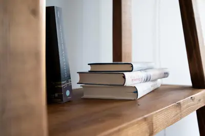 Die Bibliothek in der Ferienwohnung
